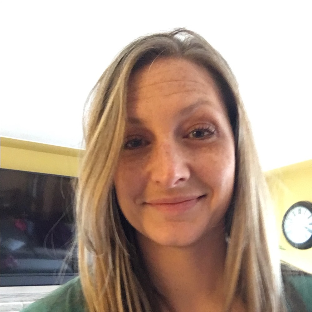 Meet your Posher, Lauren